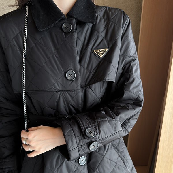 プラダ 軽量Re-Nylon トレンチコート スーパーコピー pup93511